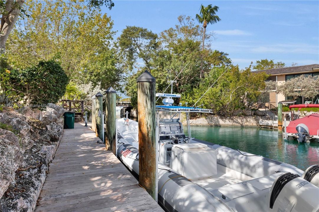 Recently Sold: $985,000 (2 beds, 2 baths, 1454 Square Feet)
