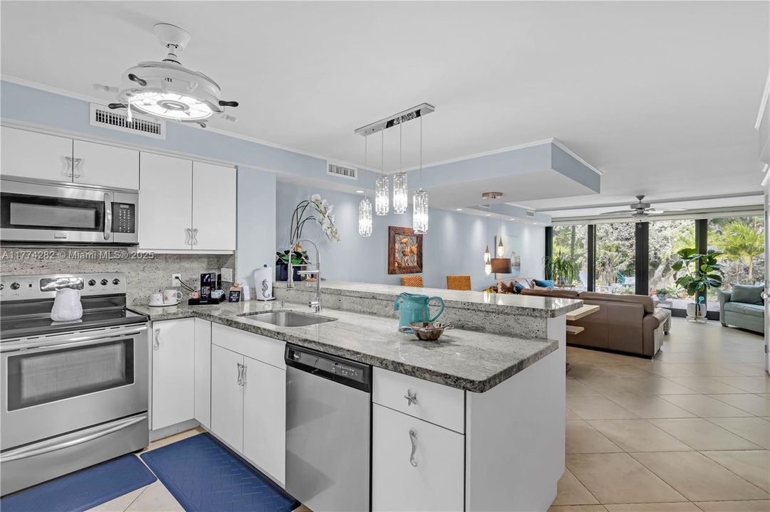 Recently Sold: $985,000 (2 beds, 2 baths, 1454 Square Feet)