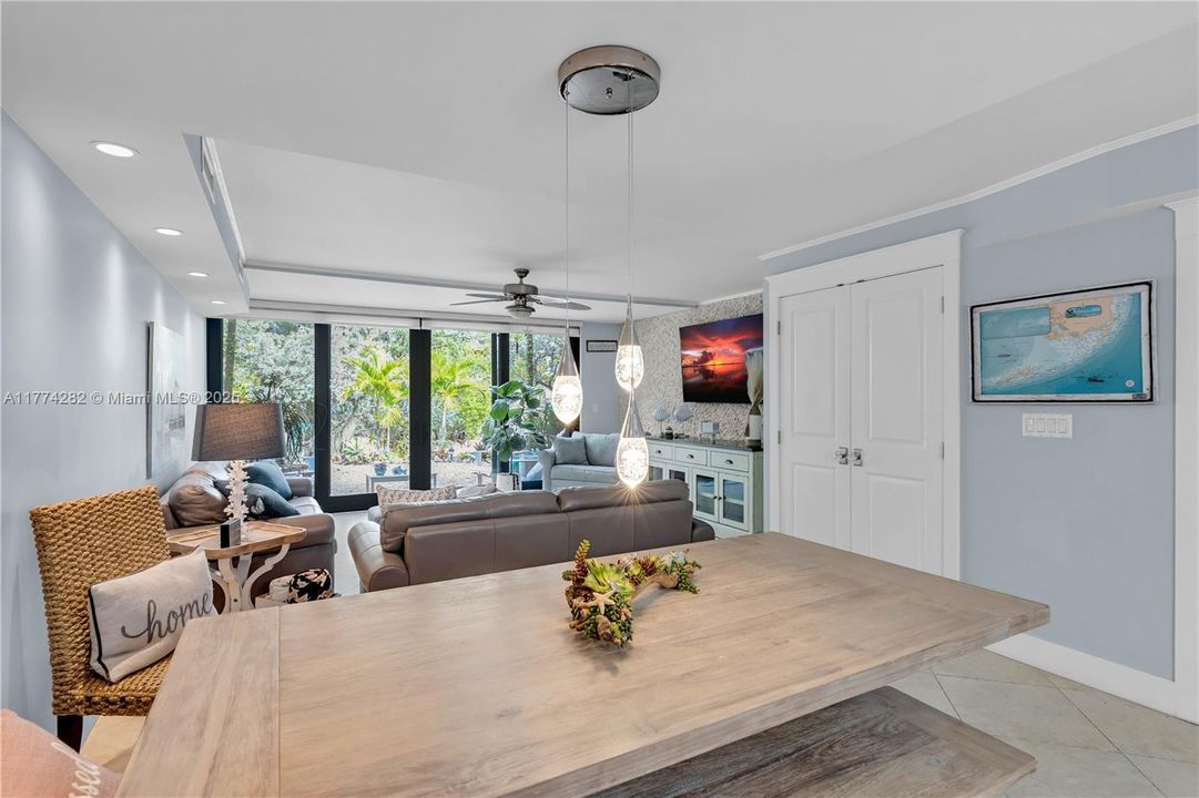 Recently Sold: $985,000 (2 beds, 2 baths, 1454 Square Feet)