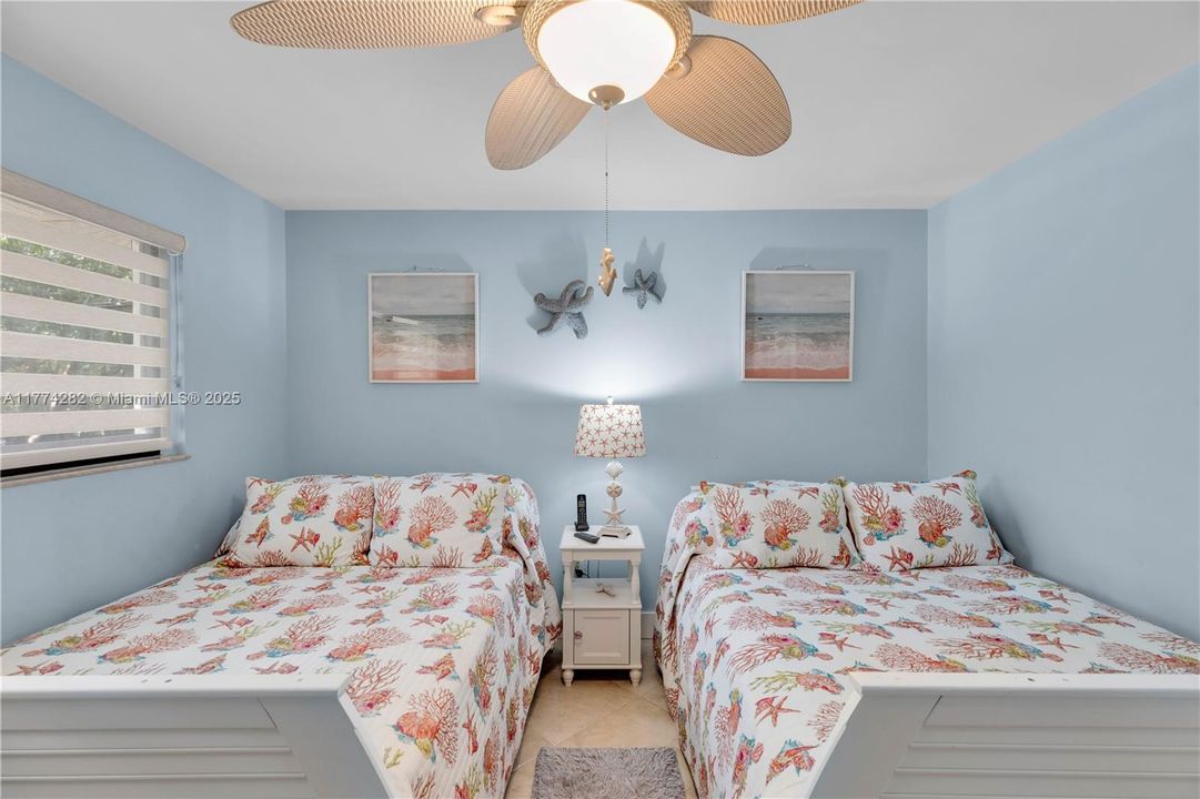 Recently Sold: $985,000 (2 beds, 2 baths, 1454 Square Feet)