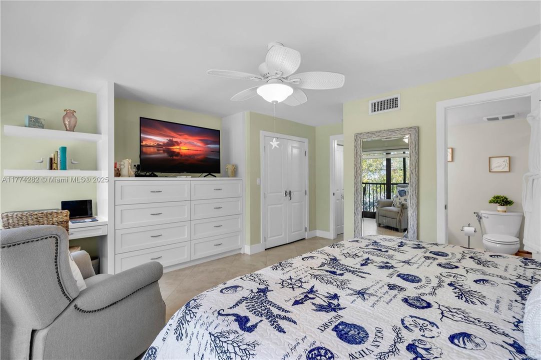 Recently Sold: $985,000 (2 beds, 2 baths, 1454 Square Feet)