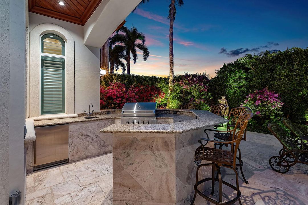 1560_Sabal_Palm_Drive_Dusk_13