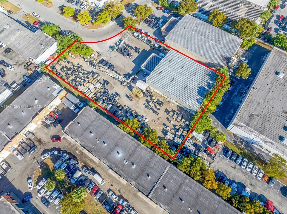 Недавно продано: $3,000,000 (0 спален, 0 ванн, 0 Квадратных фут)