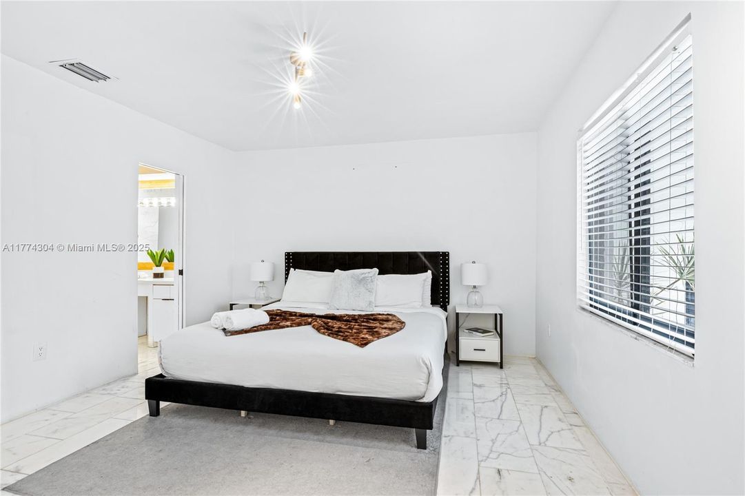 En Venta: $2,650,000 (8 camas, 8 baños, 4691 Pies cuadrados)