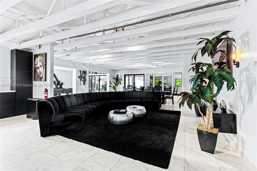 En Venta: $2,650,000 (8 camas, 8 baños, 4691 Pies cuadrados)