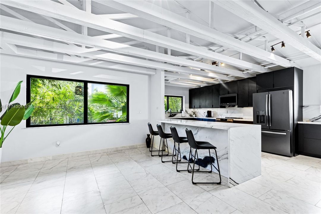 En Venta: $2,650,000 (8 camas, 8 baños, 4691 Pies cuadrados)