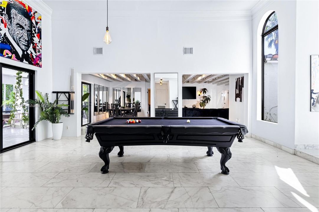 En Venta: $2,650,000 (8 camas, 8 baños, 4691 Pies cuadrados)