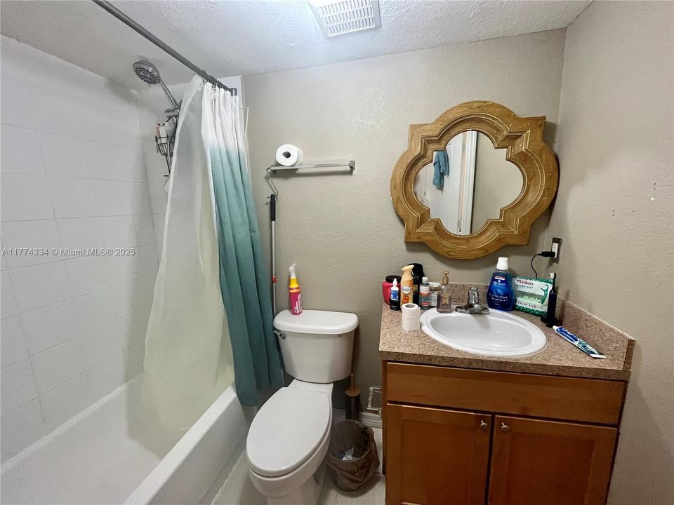 Недавно продано: $175,000 (1 спален, 1 ванн, 571 Квадратных фут)