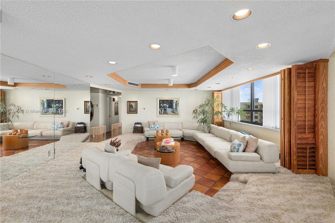 En Venta: $2,300,000 (3 camas, 2 baños, 2353 Pies cuadrados)