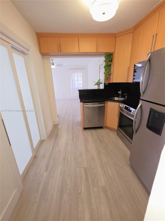 Недавно арендовано: $2,300 (1 спален, 1 ванн, 737 Квадратных фут)