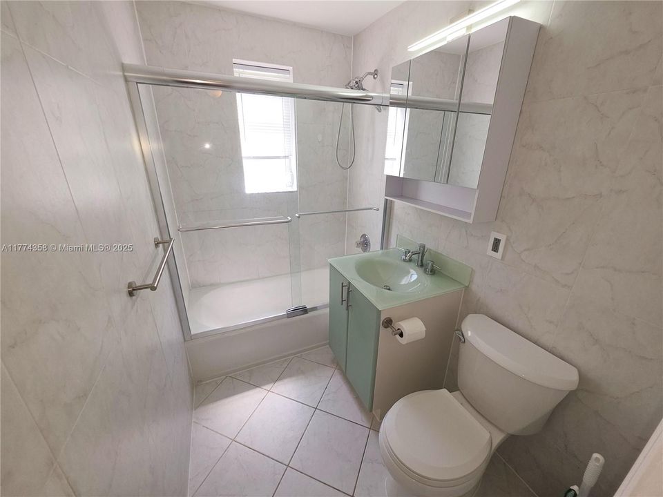 Недавно арендовано: $2,300 (1 спален, 1 ванн, 737 Квадратных фут)