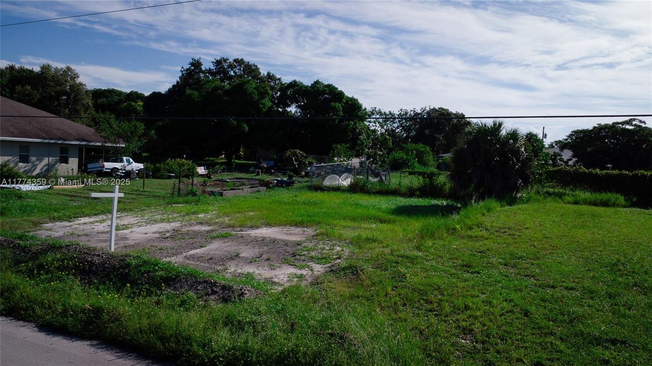 待售: $148,000 (0.10 acres)