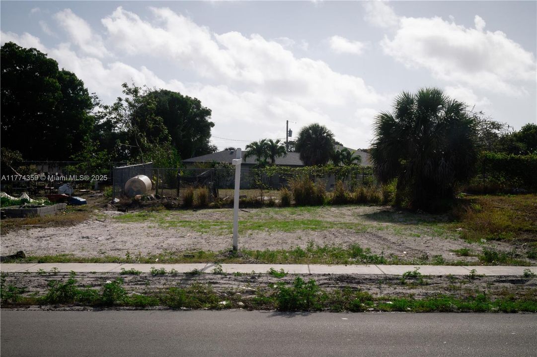 待售: $148,000 (0.10 acres)