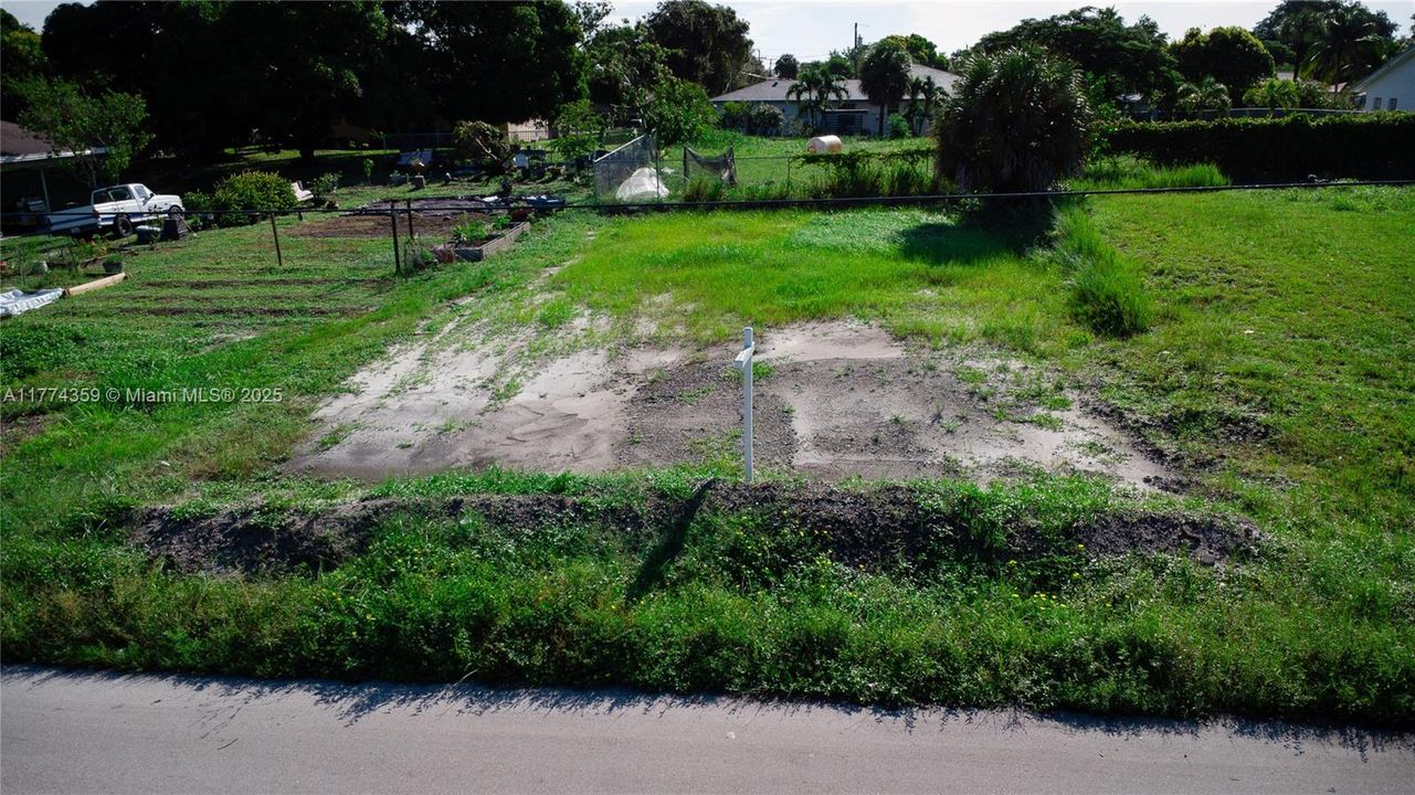 待售: $148,000 (0.10 acres)