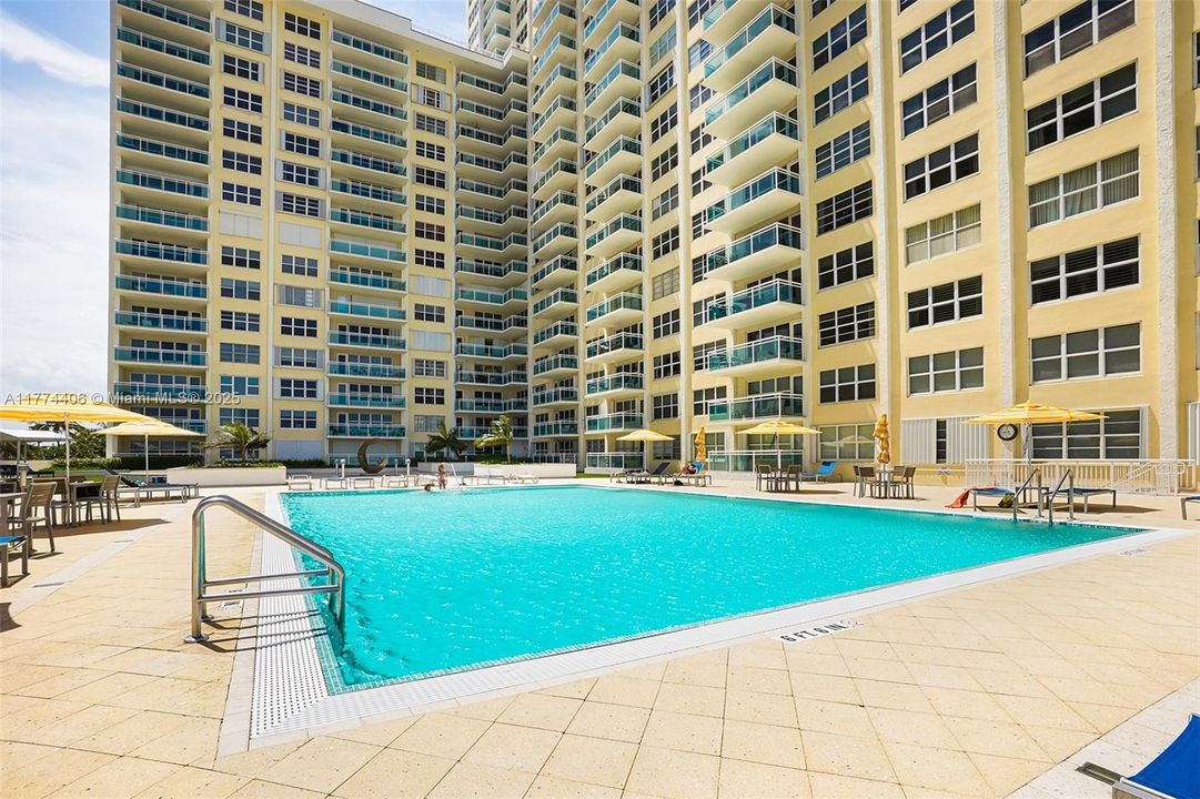 For Sale: $474,900 (1 beds, 1 baths, 1088 Square Feet)