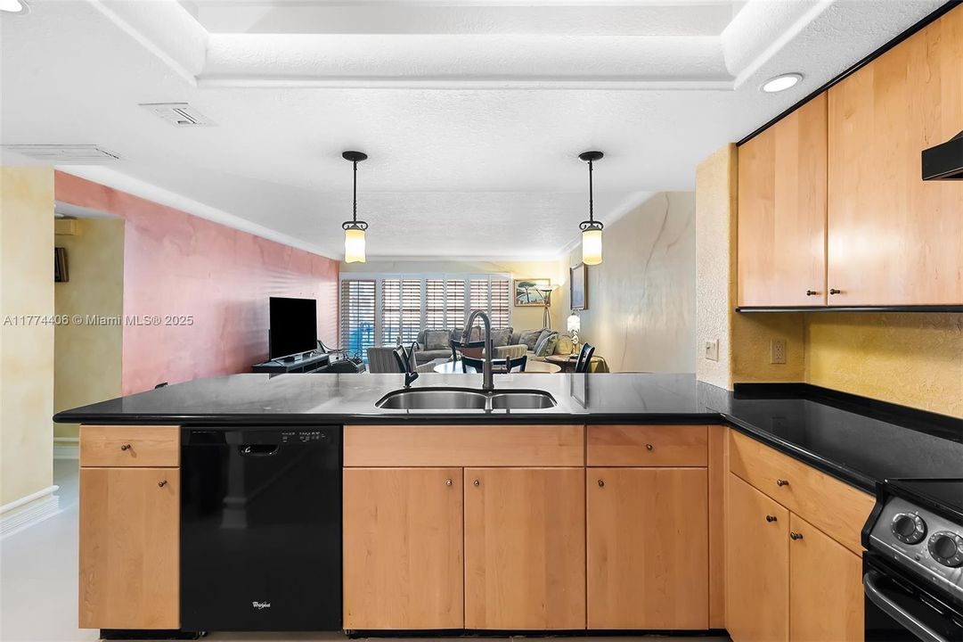 For Sale: $474,900 (1 beds, 1 baths, 1088 Square Feet)