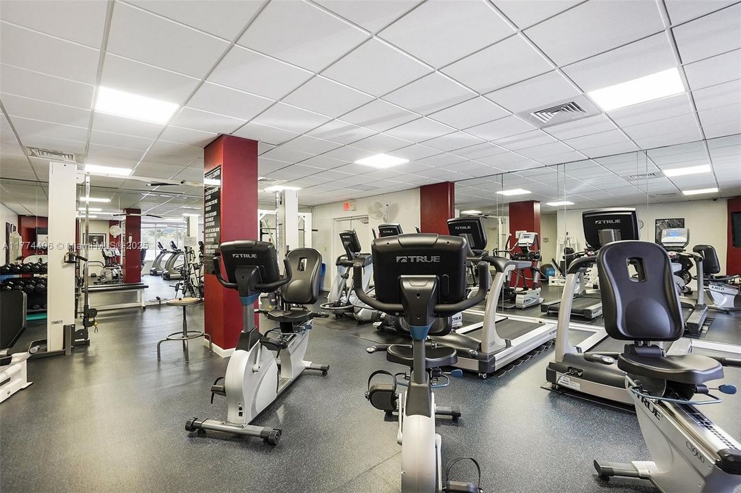 For Sale: $474,900 (1 beds, 1 baths, 1088 Square Feet)