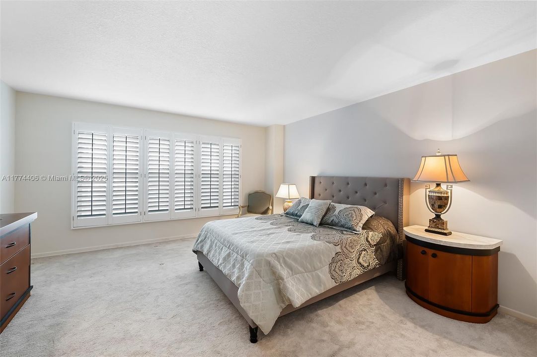 For Sale: $474,900 (1 beds, 1 baths, 1088 Square Feet)