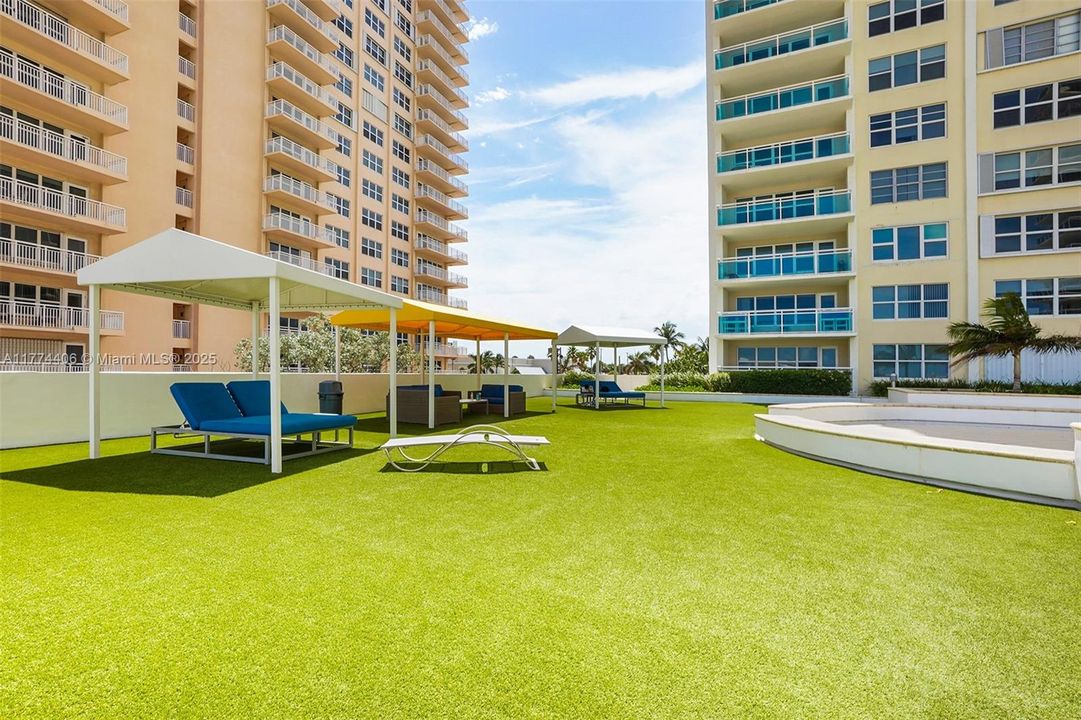 For Sale: $474,900 (1 beds, 1 baths, 1088 Square Feet)