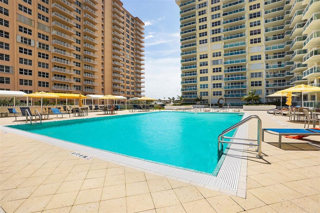 For Sale: $474,900 (1 beds, 1 baths, 1088 Square Feet)