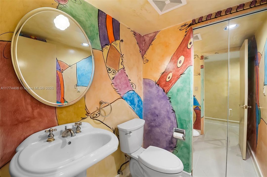 For Sale: $474,900 (1 beds, 1 baths, 1088 Square Feet)