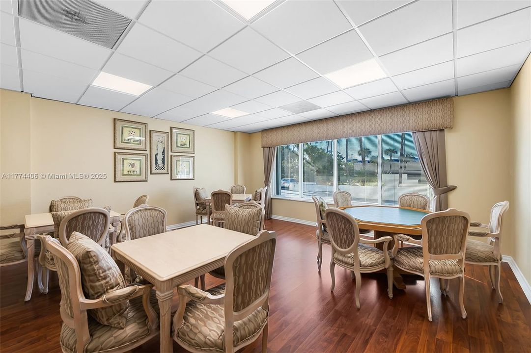 For Sale: $474,900 (1 beds, 1 baths, 1088 Square Feet)