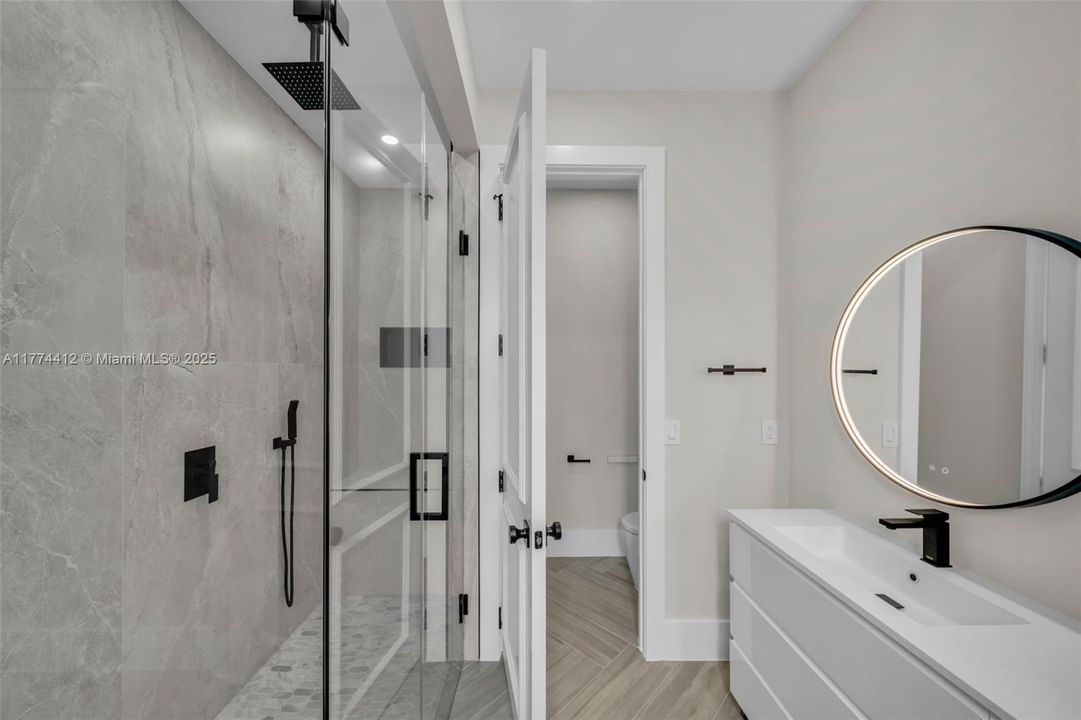 Recently Rented: $2,800 (4 beds, 3 baths, 2010 Square Feet)