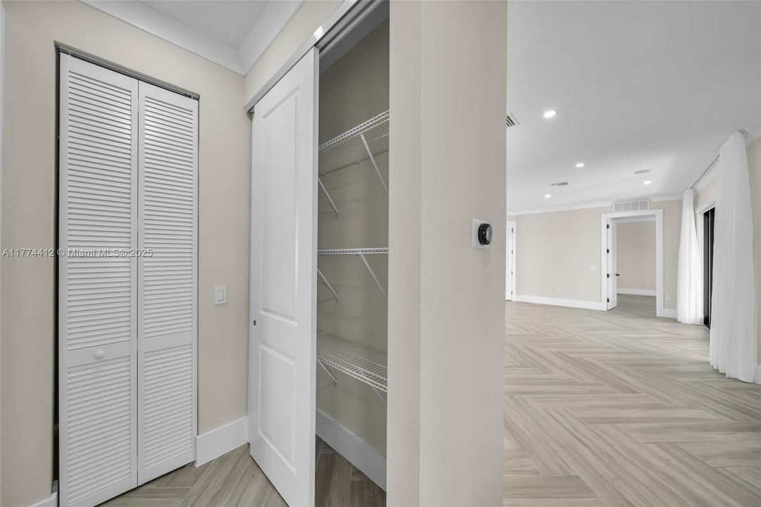 Recently Rented: $2,800 (4 beds, 3 baths, 2010 Square Feet)