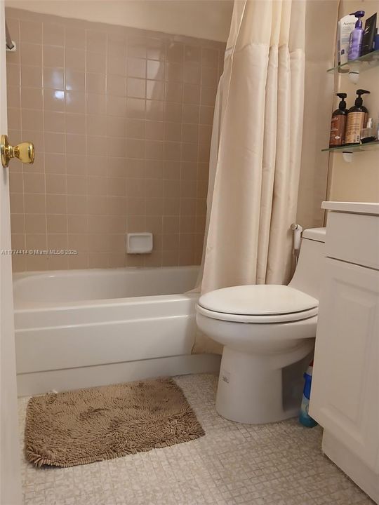 Recently Rented: $2,200 (2 beds, 2 baths, 825 Square Feet)