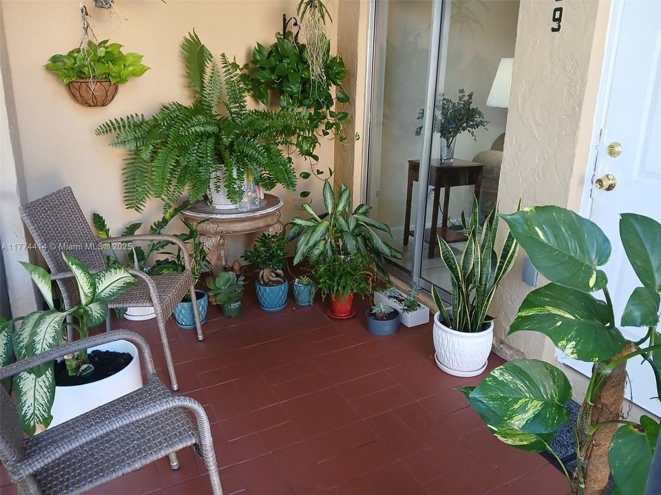 Recently Rented: $2,200 (2 beds, 2 baths, 825 Square Feet)