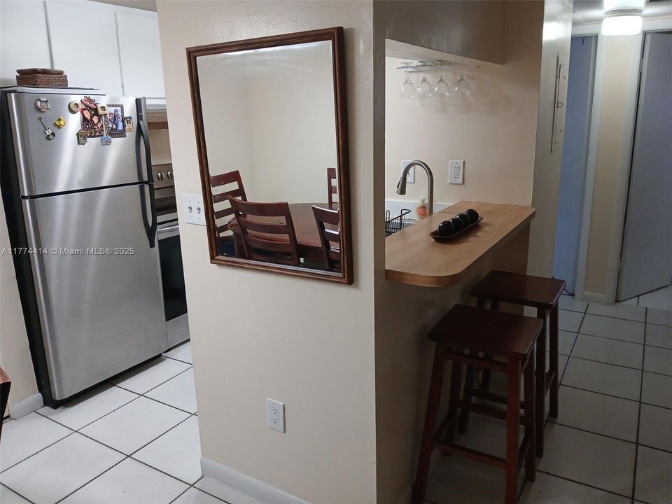 Recently Rented: $2,200 (2 beds, 2 baths, 825 Square Feet)