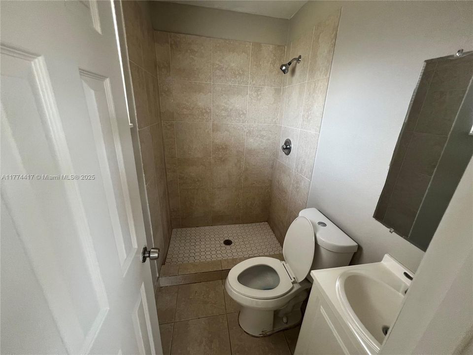 Recently Sold: $485,000 (4 beds, 2 baths, 1324 Square Feet)