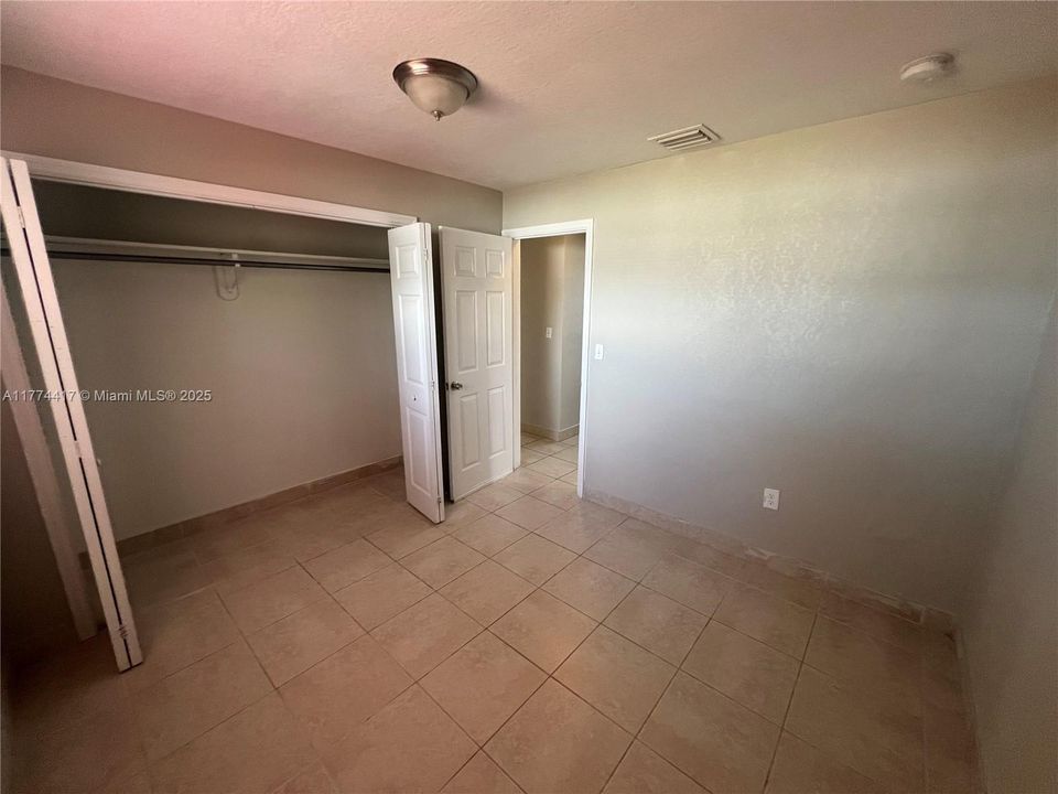 Recently Sold: $485,000 (4 beds, 2 baths, 1324 Square Feet)