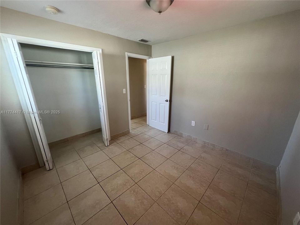 Recently Sold: $485,000 (4 beds, 2 baths, 1324 Square Feet)