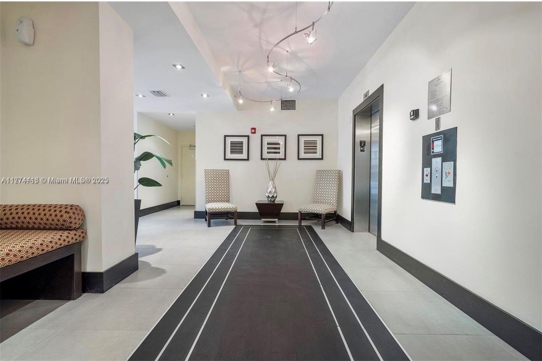 Recently Rented: $4,200 (2 beds, 2 baths, 1053 Square Feet)