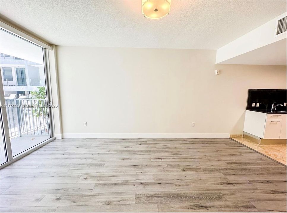 Recently Rented: $4,200 (2 beds, 2 baths, 1053 Square Feet)