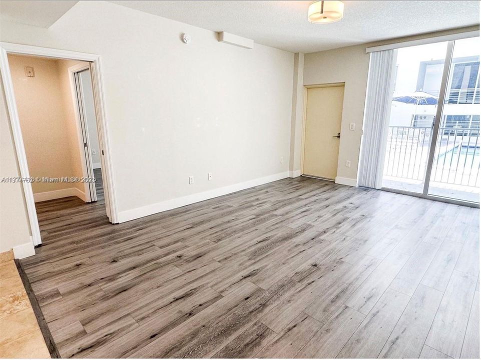 Recently Rented: $4,200 (2 beds, 2 baths, 1053 Square Feet)