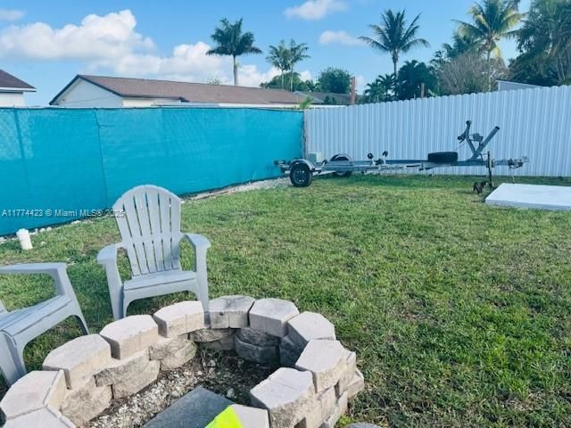 Recently Sold: $539,999 (4 beds, 2 baths, 1081 Square Feet)