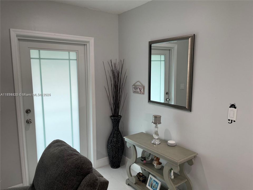 Recently Sold: $539,999 (4 beds, 2 baths, 1081 Square Feet)