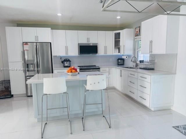 Recently Sold: $539,999 (4 beds, 2 baths, 1081 Square Feet)