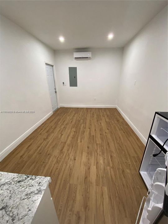 Recently Sold: $539,999 (4 beds, 2 baths, 1081 Square Feet)