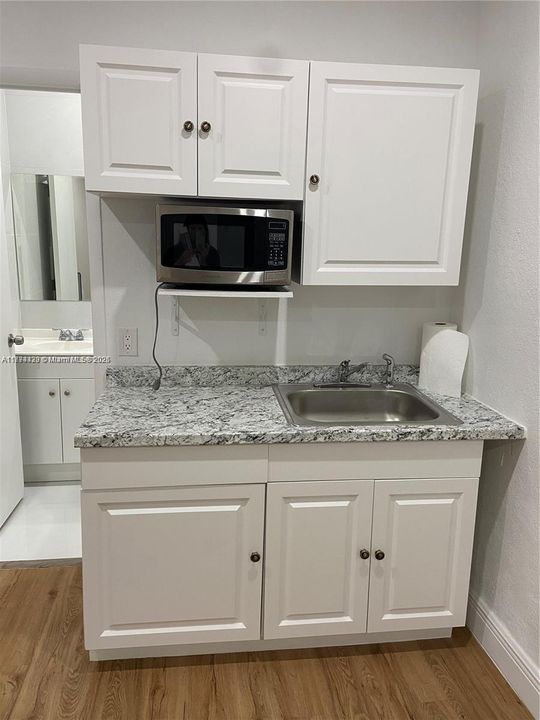 Recently Sold: $539,999 (4 beds, 2 baths, 1081 Square Feet)