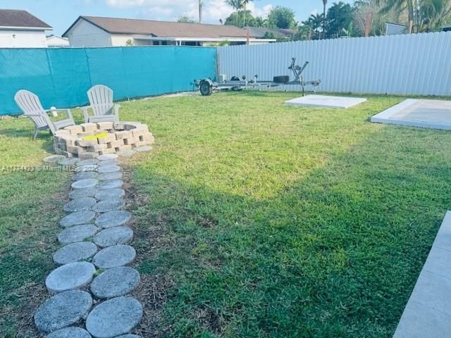 Recently Sold: $539,999 (4 beds, 2 baths, 1081 Square Feet)