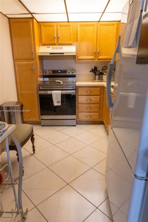 For Sale: $160,000 (2 beds, 2 baths, 980 Square Feet)
