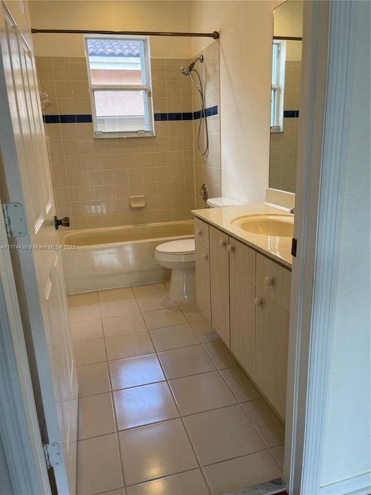 Recently Rented: $2,700 (3 beds, 2 baths, 1693 Square Feet)