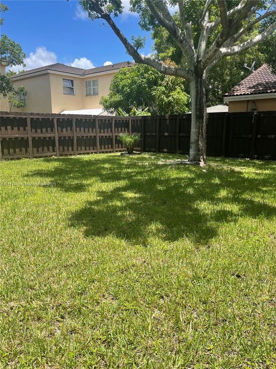 Recently Rented: $2,700 (3 beds, 2 baths, 1693 Square Feet)