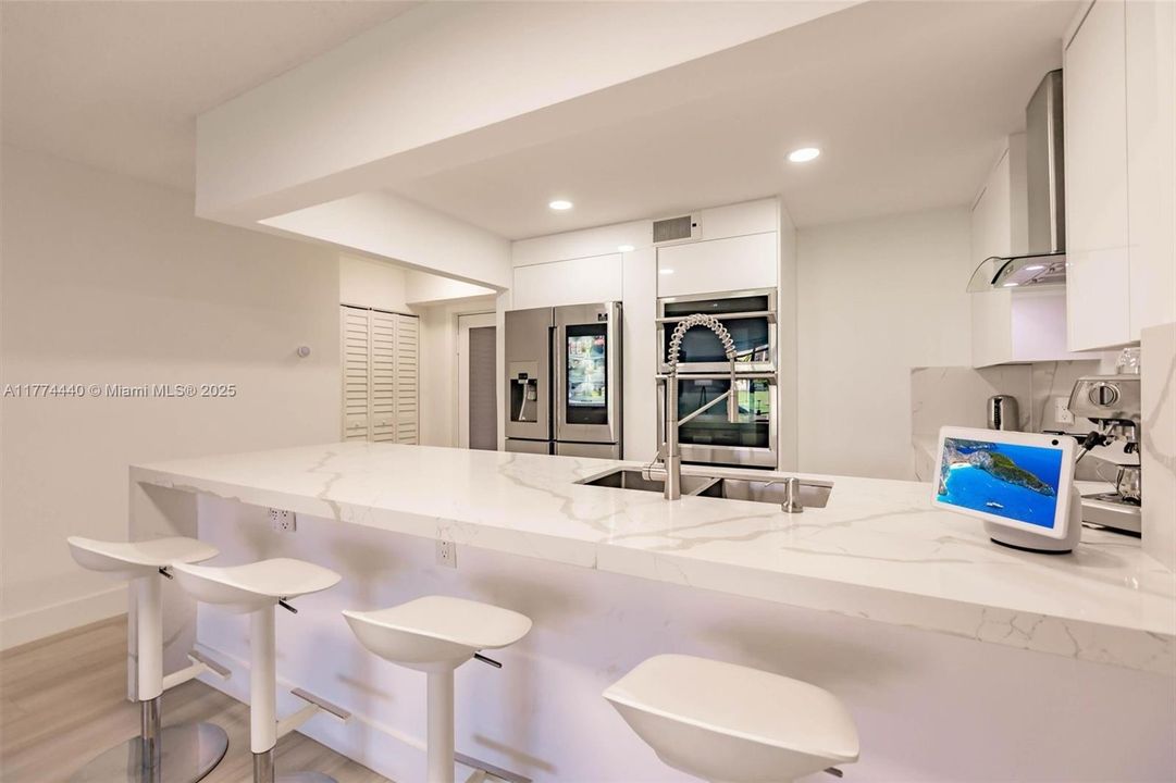 Vendido Recientemente: $339,000 (2 camas, 2 baños, 1144 Pies cuadrados)