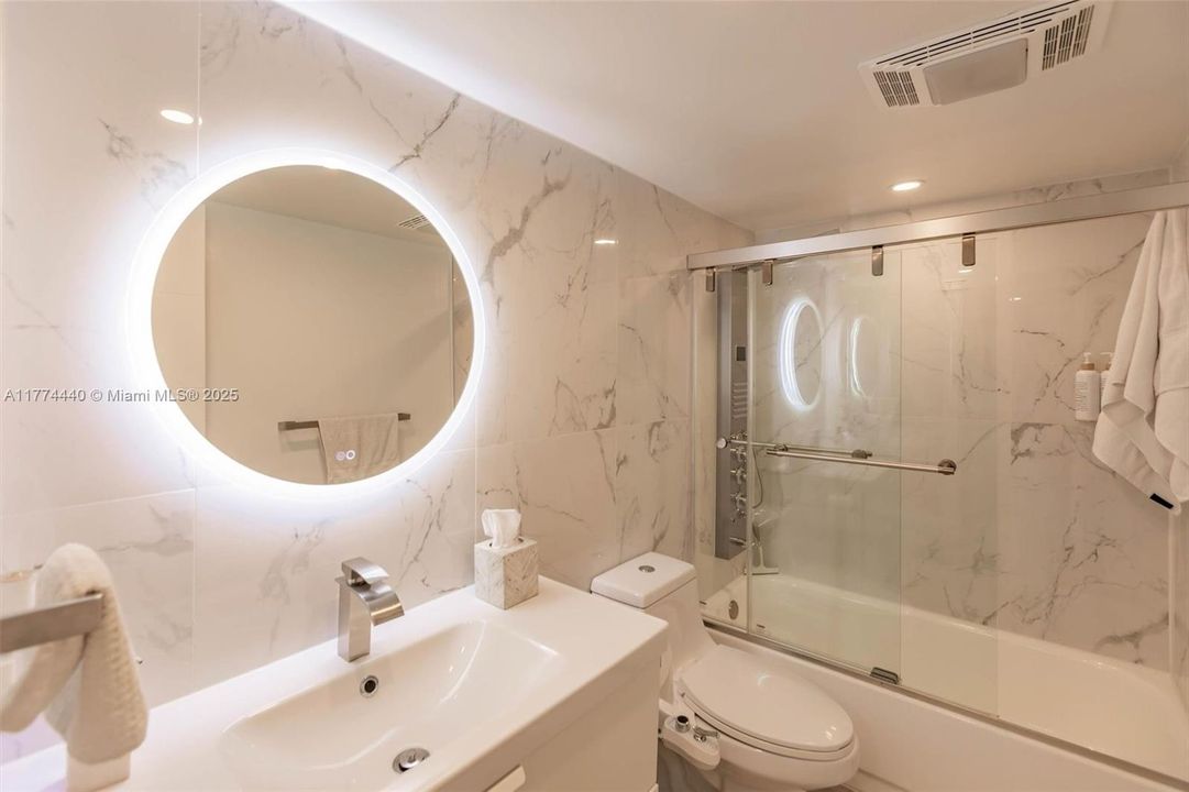 Vendido Recientemente: $339,000 (2 camas, 2 baños, 1144 Pies cuadrados)