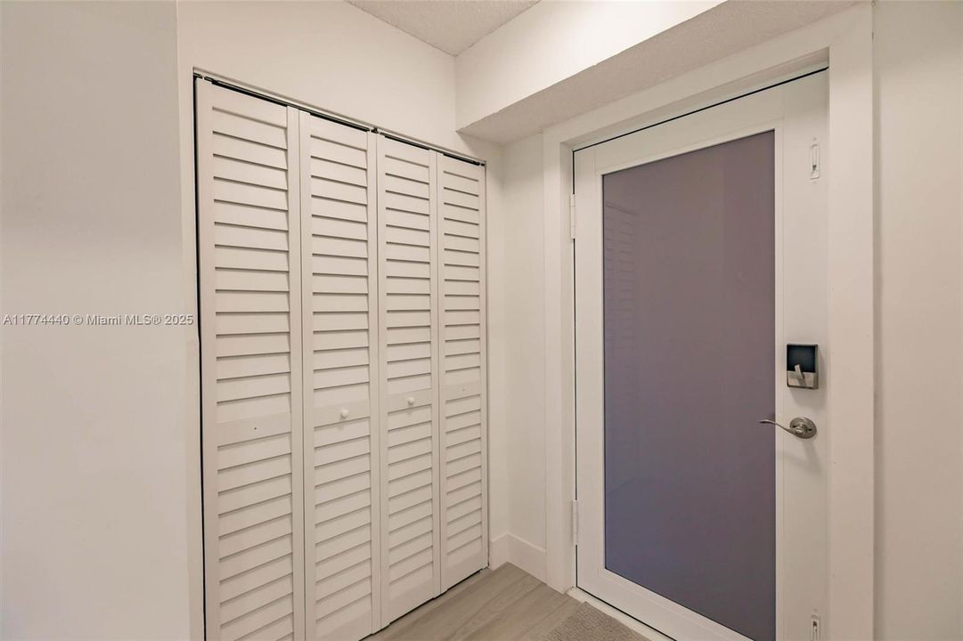 Vendido Recientemente: $339,000 (2 camas, 2 baños, 1144 Pies cuadrados)