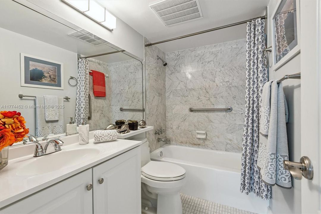 Recently Sold: $139,900 (1 beds, 1 baths, 900 Square Feet)